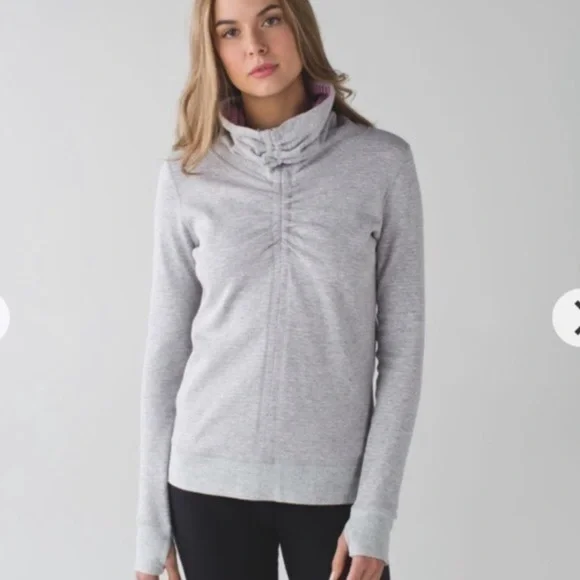 Lululemon In a Cinch Longsleeve Tee Pullover Heathered Grey Pink Striped… - Picture 3 of 15
